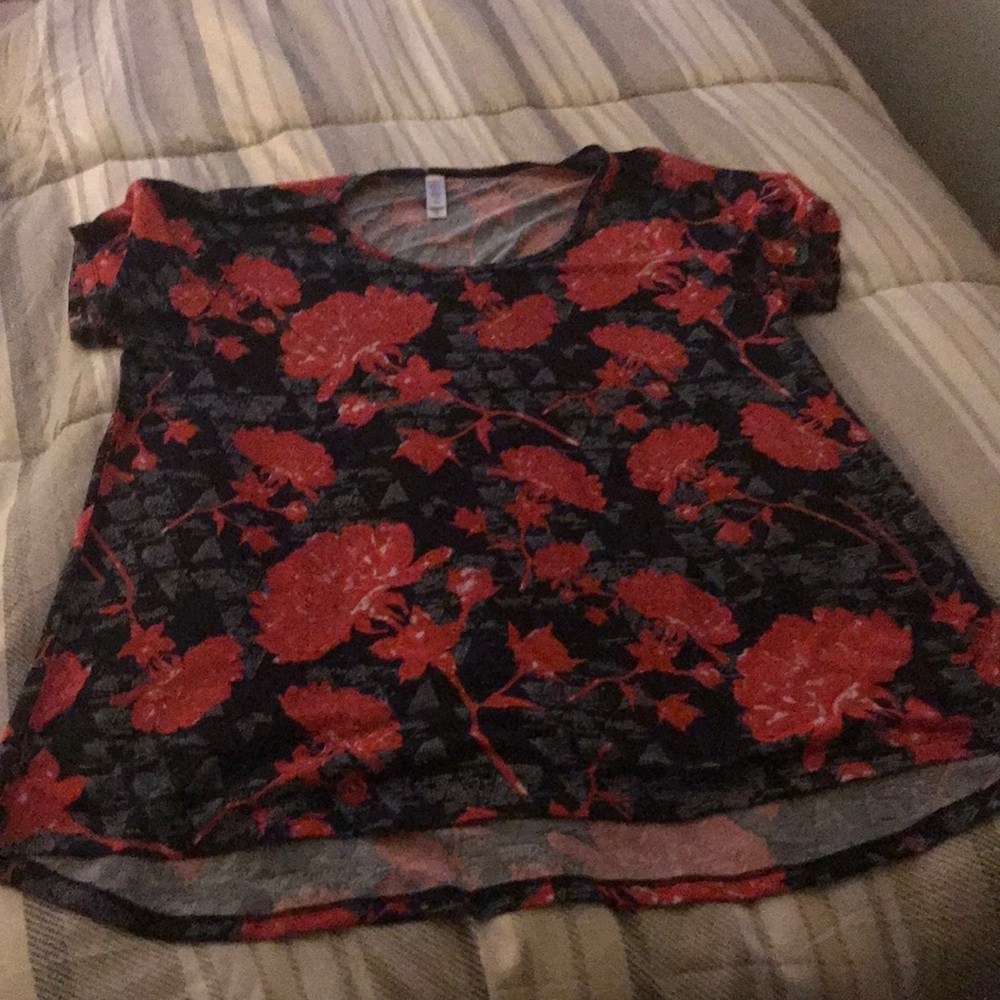 LulaRoe Classic T